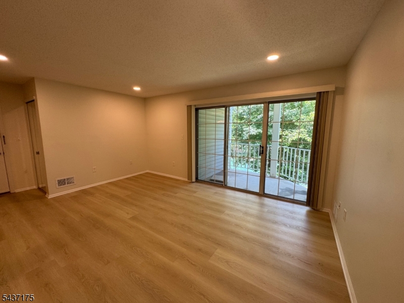 7 Sheffield Ct 7 Property Photo 4