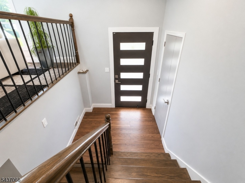 1626 Larkspur Dr Property Photo 2