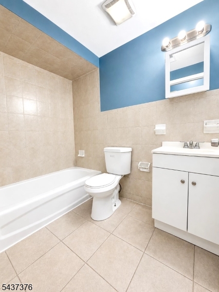 44 Astor St 3 Property Photo 1