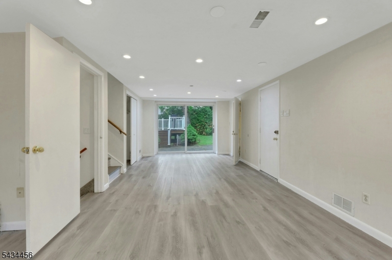 45 Kershner Pl Property Photo 17