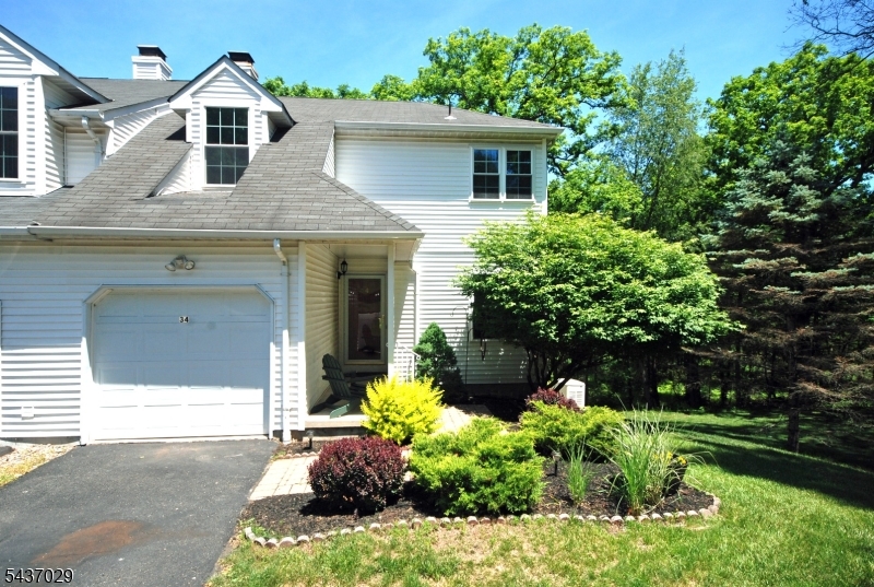 34 Delaware Ln Property Photo 1