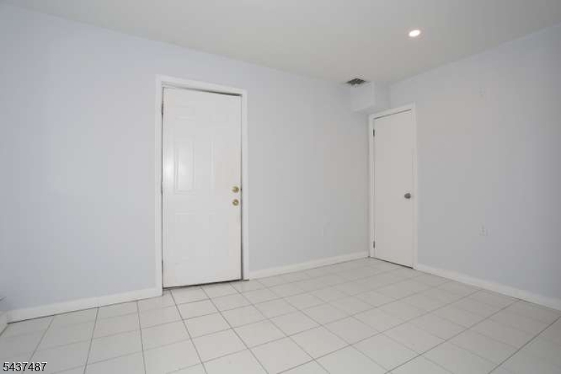 96 Wilson Ave Property Photo 15