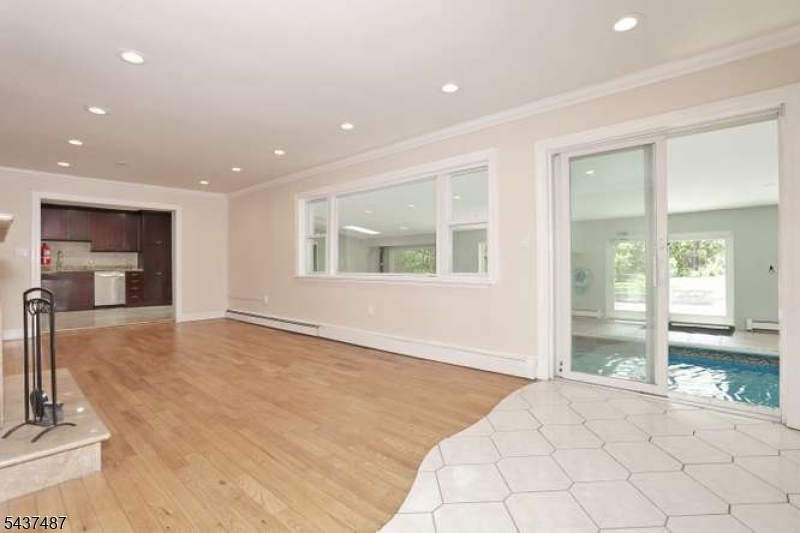 96 Wilson Ave Property Photo 16
