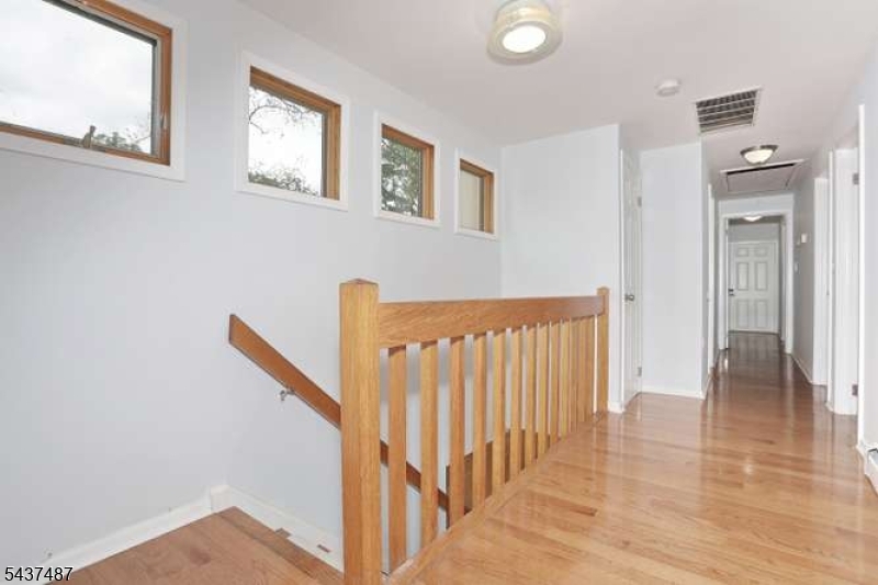 96 Wilson Ave Property Photo 23