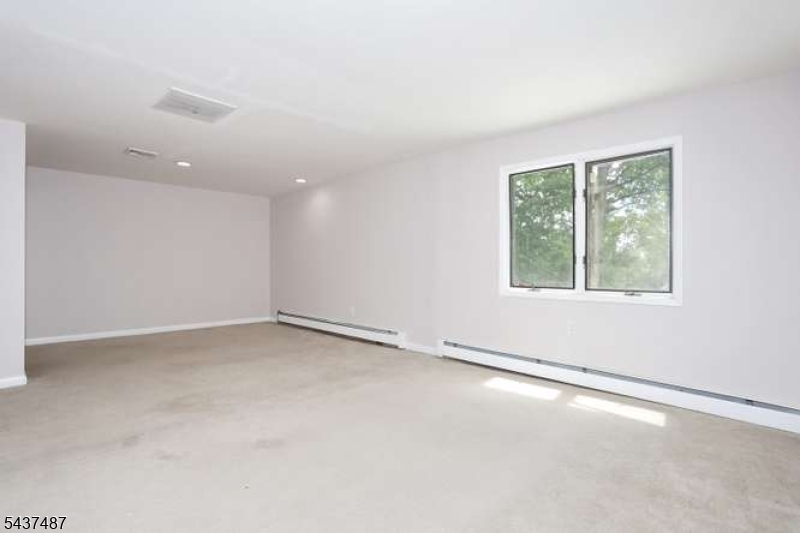 96 Wilson Ave Property Photo 33