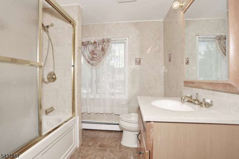 96 Wilson Ave Property Photo 35