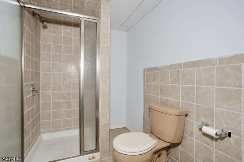 96 Wilson Ave Property Photo 42