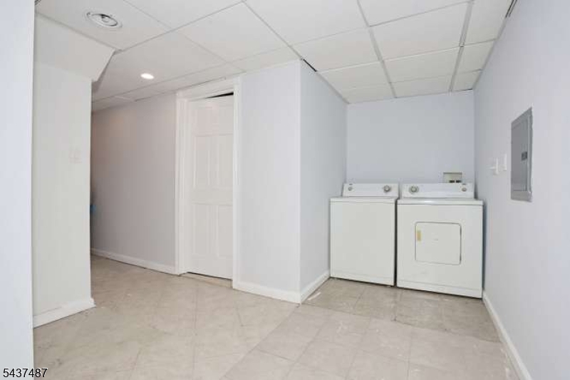 96 Wilson Ave Property Photo 43