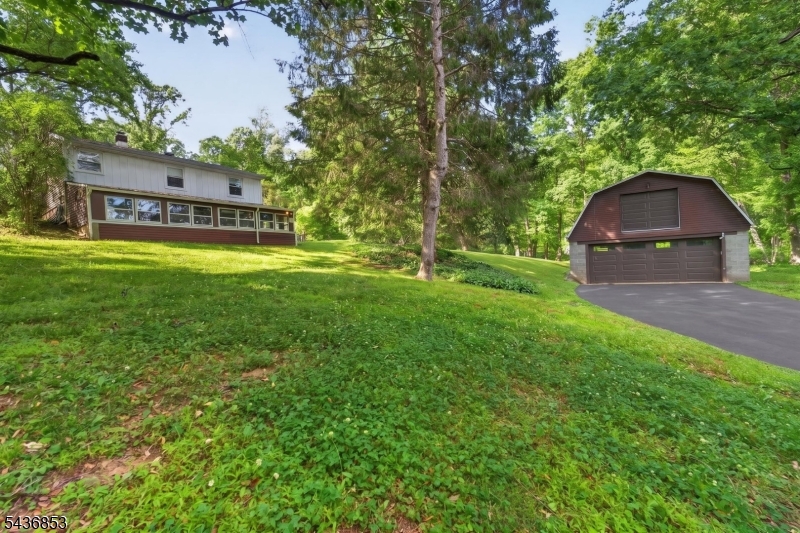 11 Orchard St Property Photo 1