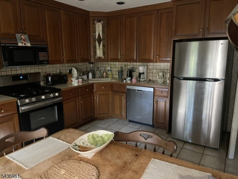 68 Dartmouth Rd Property Photo 4