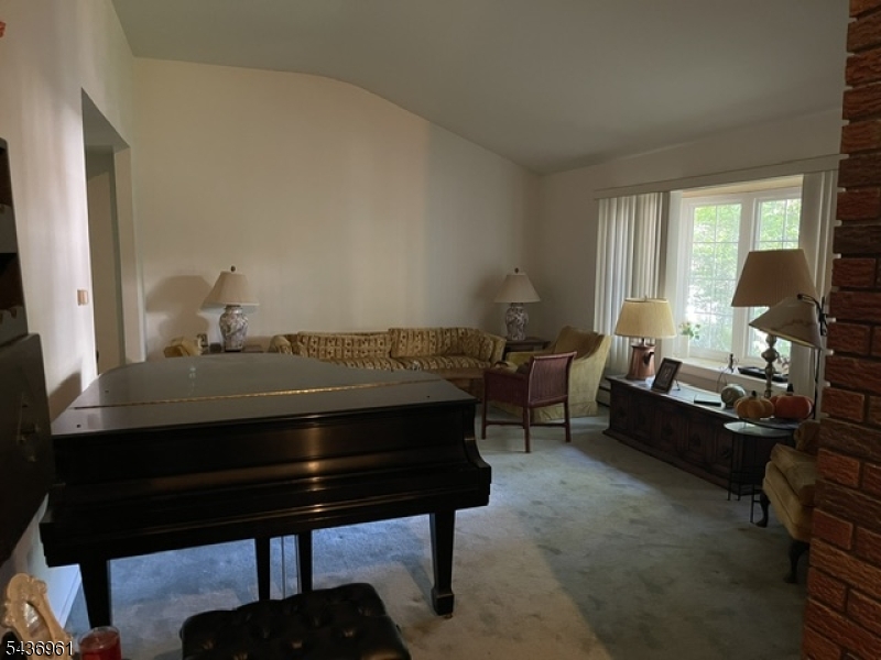 68 Dartmouth Rd Property Photo 5