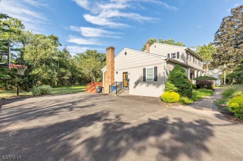 512 Township Line Rd Property Photo 37
