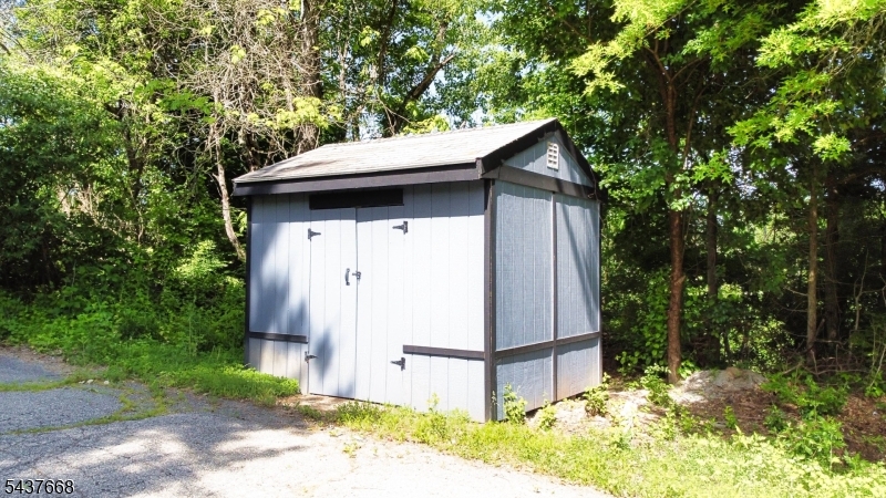 43 Courtland Dr Property Photo 13