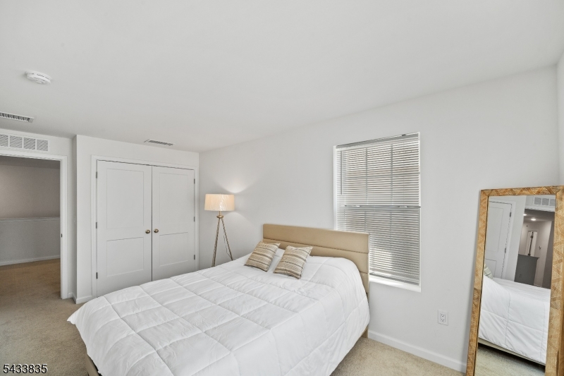215 Park Ln Property Photo 17