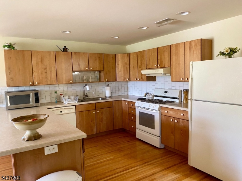240 Demarest Rd Property Photo 8