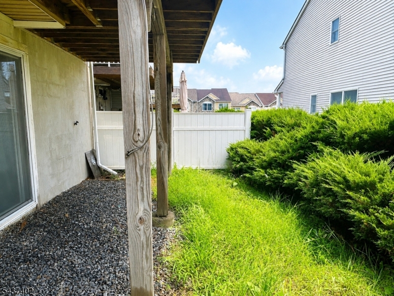 286 Summerhill Dr Property Photo 26
