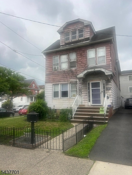 722 Jersey Ave Property Photo 1