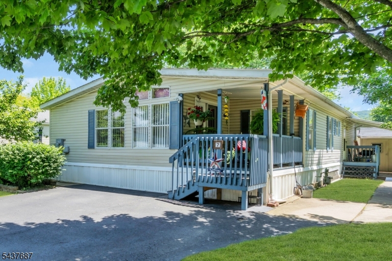 7 POST Property Photo 1