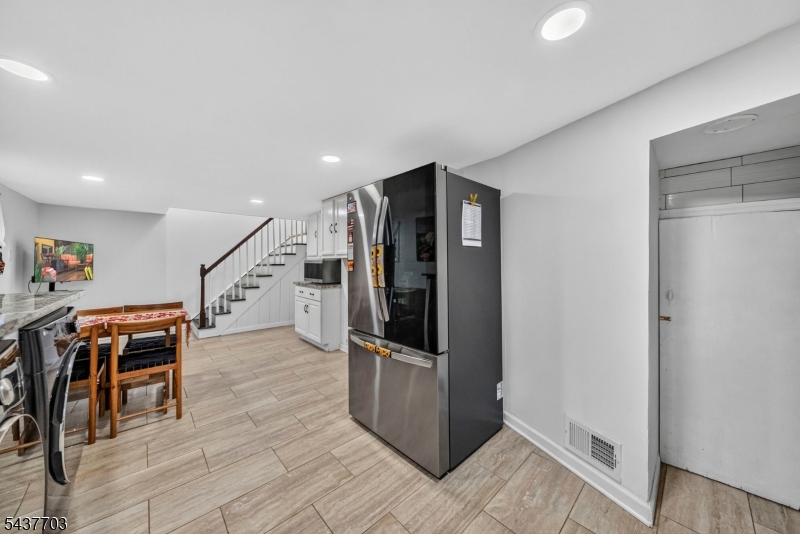 31 Monmouth Rd Property Photo 6