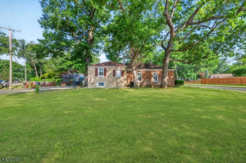 31 Monmouth Rd Property Photo 19