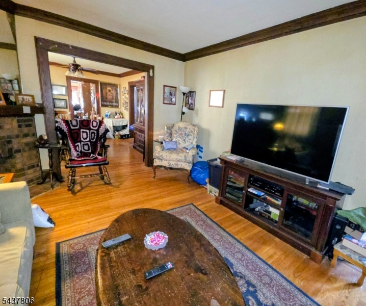 2218 Berwyn St Property Photo 5