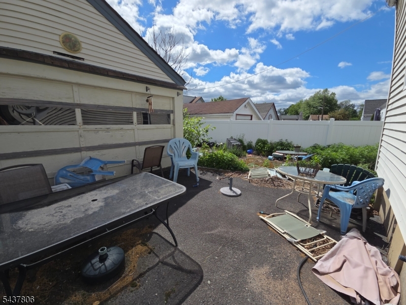 2218 Berwyn St Property Photo 27