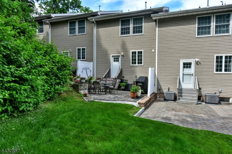 451 Springfield Ave 111 Property Photo 29