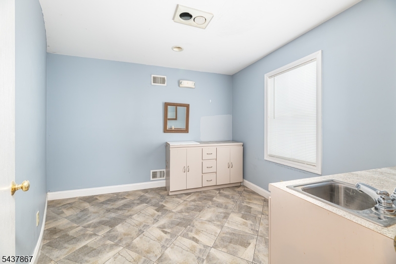 137 S Rutherford Ave Property Photo 10