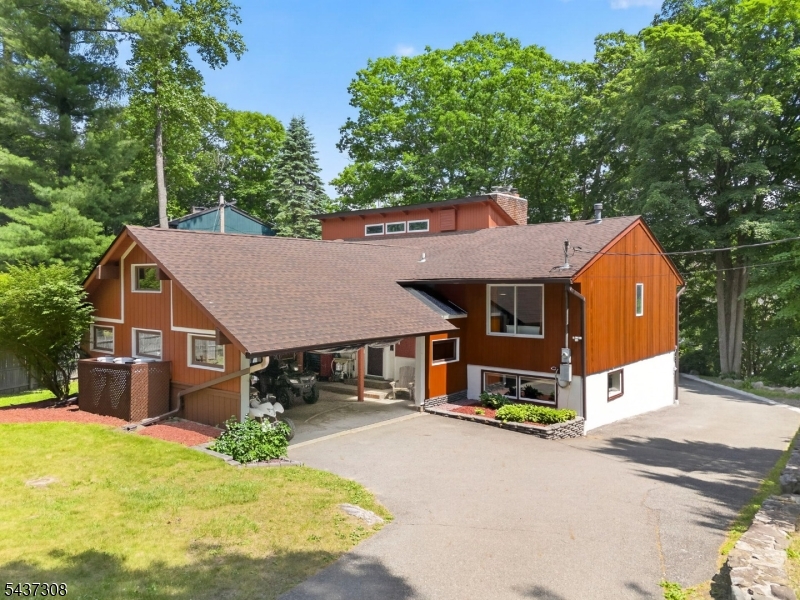 42 Goldfinch Ln