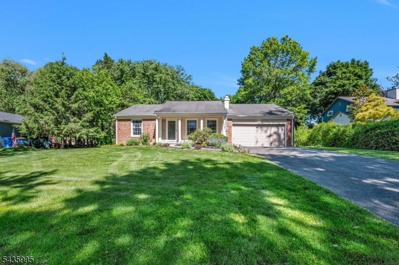 36 Cloverhill Dr Property Photo 2