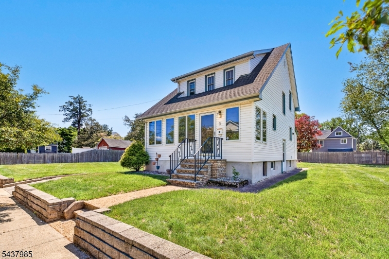 3 Buchman St Property Photo 2