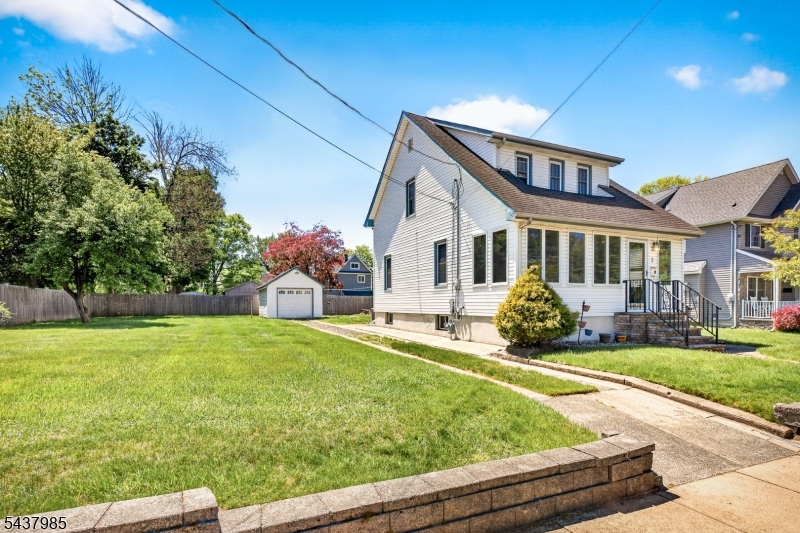 3 Buchman St Property Photo 3