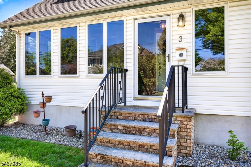 3 Buchman St Property Photo 5