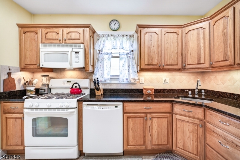 3 Buchman St Property Photo 15