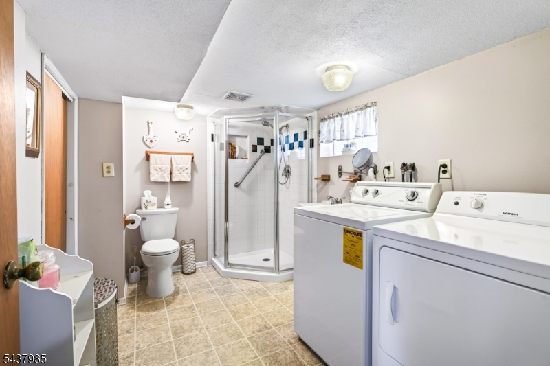 3 Buchman St Property Photo 17