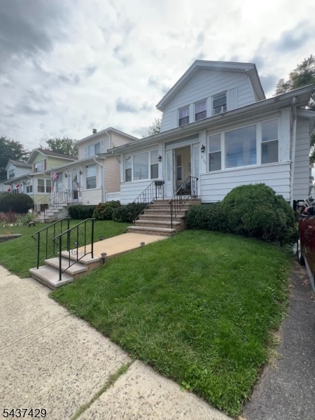 2142 Stecher Ave Property Photo 2