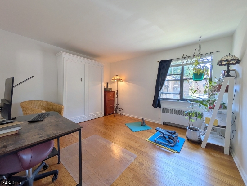 9 West Ct 2b Property Photo 13