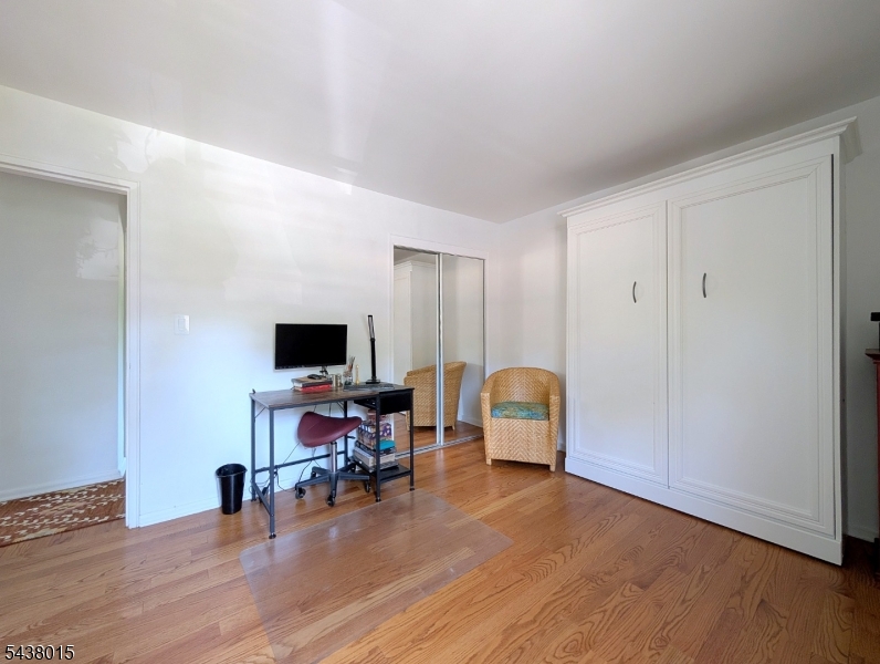 9 West Ct 2b Property Photo 14