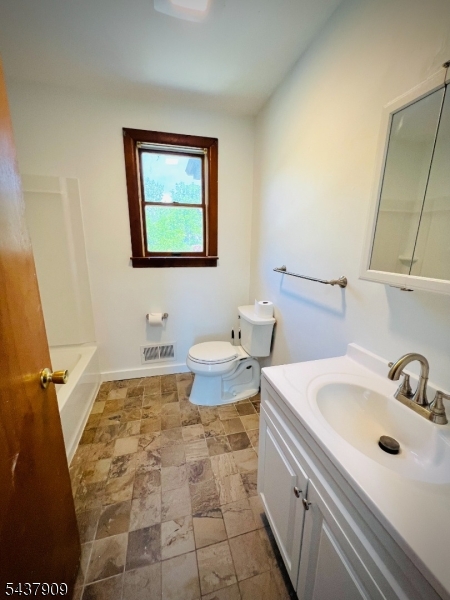 272 E Washington Ave 272 Property Photo 13