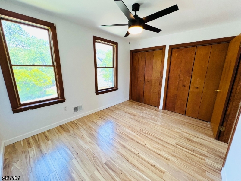 272 E Washington Ave 272 Property Photo 18