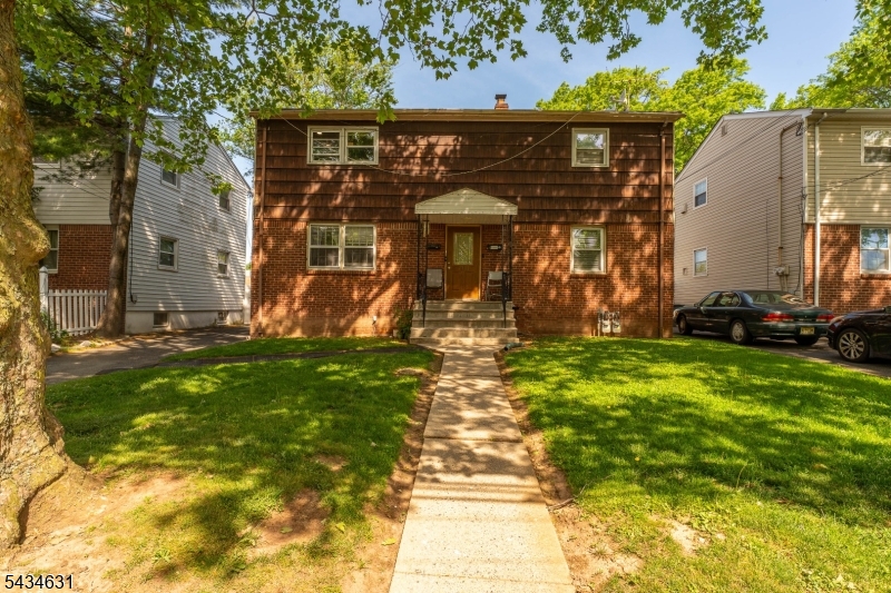 2072 Elizabeth Ave Property Photo 1