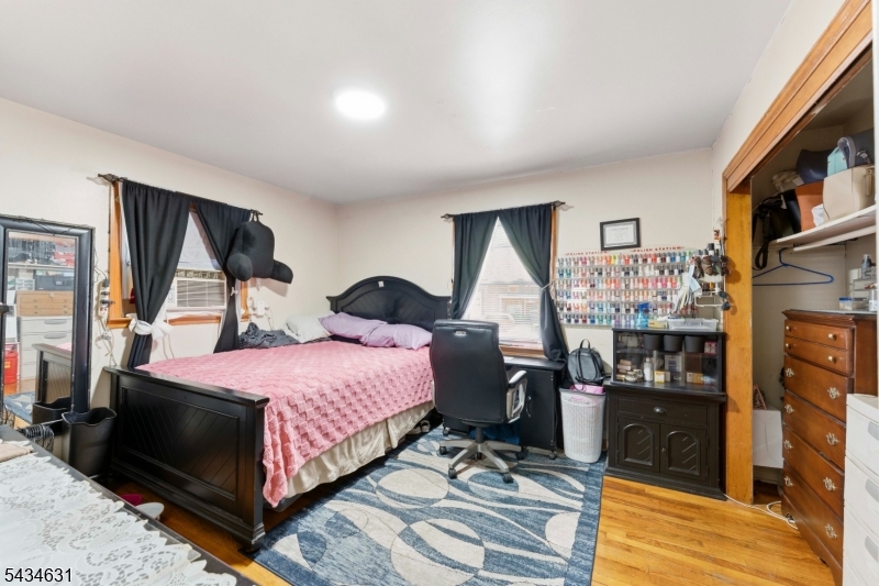 2072 Elizabeth Ave Property Photo 6