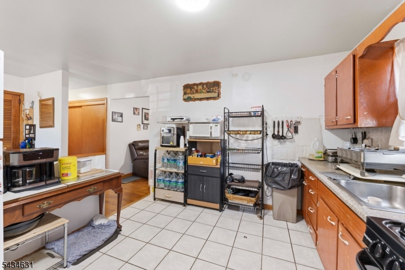 2072 Elizabeth Ave Property Photo 8