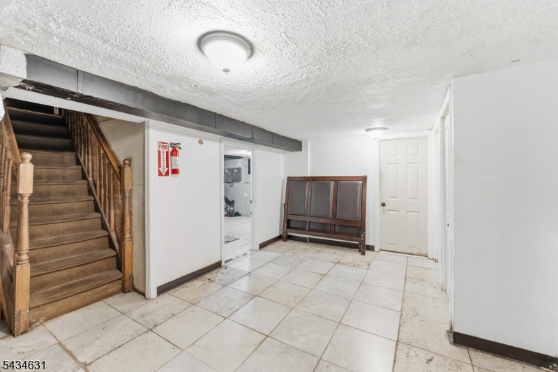 2072 Elizabeth Ave Property Photo 12