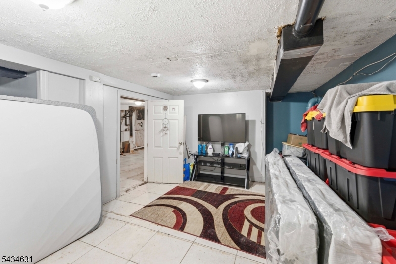 2072 Elizabeth Ave Property Photo 14