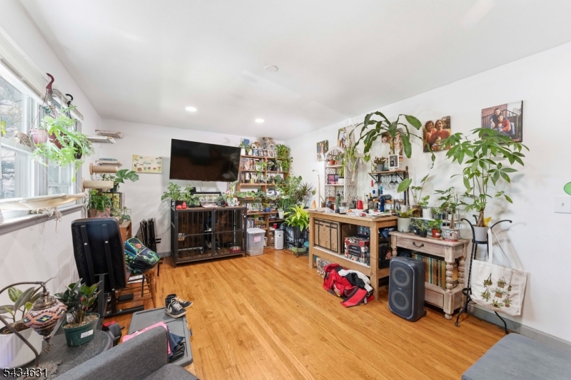2072 Elizabeth Ave Property Photo 17