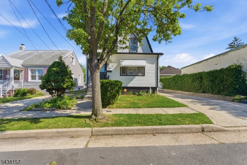 265 Grove St Property Photo 2