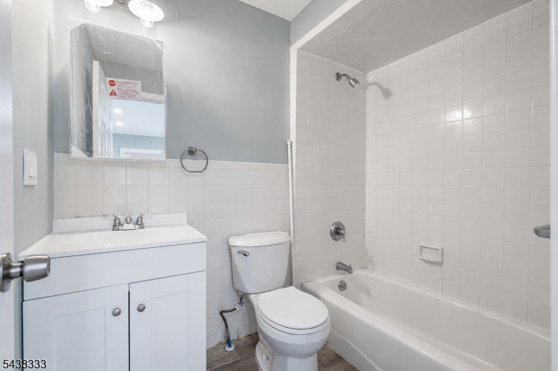 84 Heckel St Property Photo 3