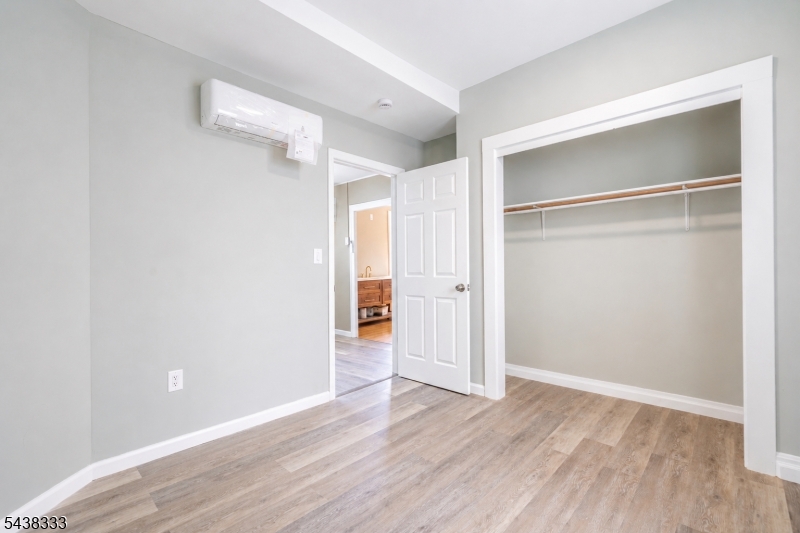 84 Heckel St Property Photo 4