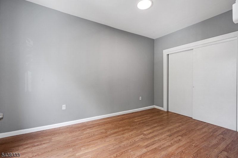 84 Heckel St Property Photo 8
